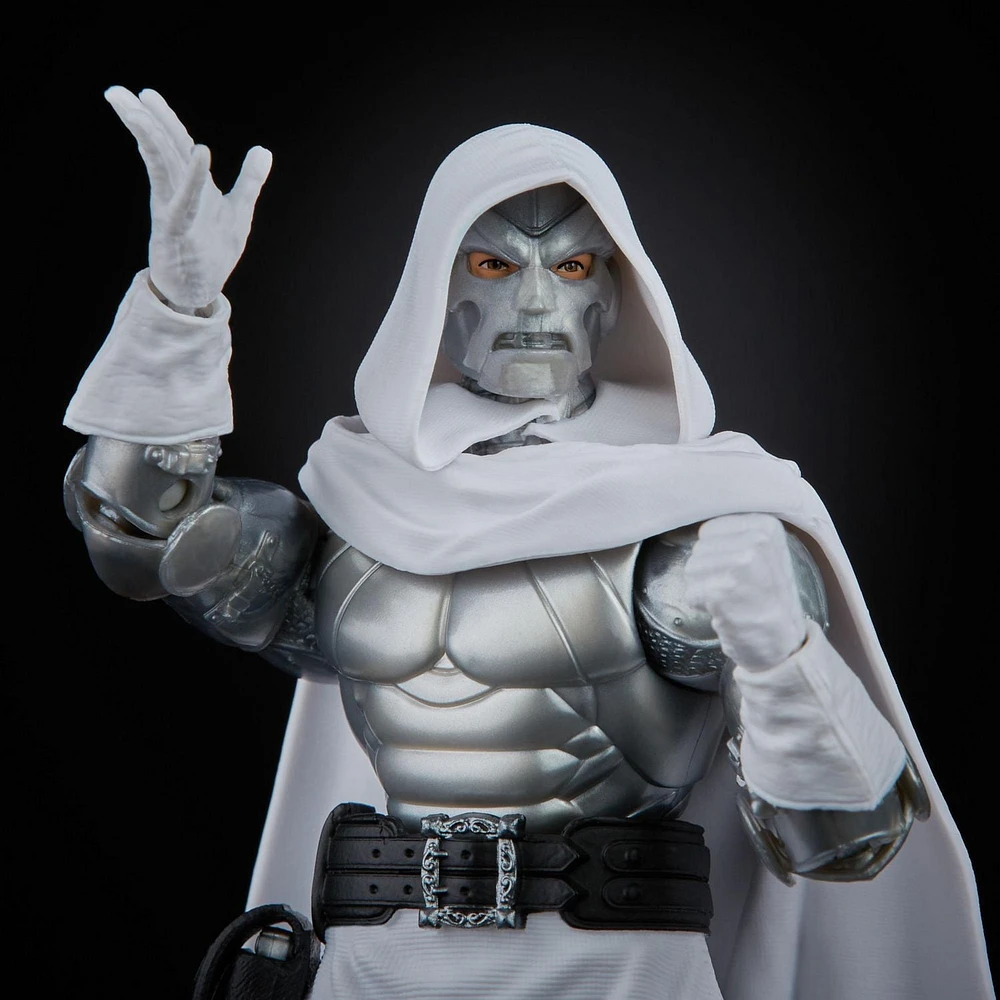 Hasbro Marvel Legends Series, figurine de collection Dr. Doom de 15 cm avec 4 accessoires