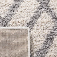 SAFAVIEH Berber Alease Geometric Plush Shag Area Rug