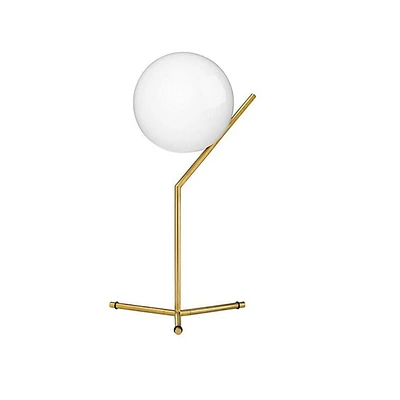 LAMPE DE LUNE 3<br>Lampe de table avec structure en métal doré et verre blanc.<br>21"H x 13"L
