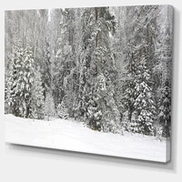 Designart Panorama brumeux de la forêt d'hiver Art mural sur toile