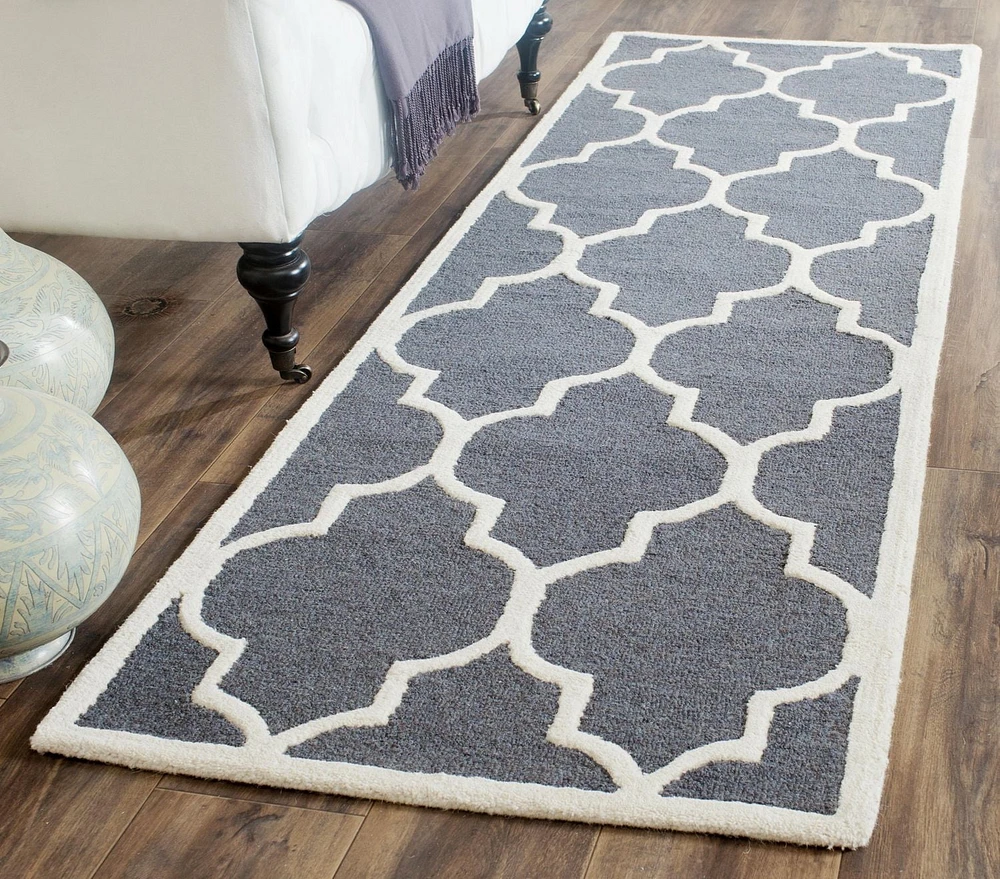 Safavieh Cambridge Kevin Geometric Area Rug