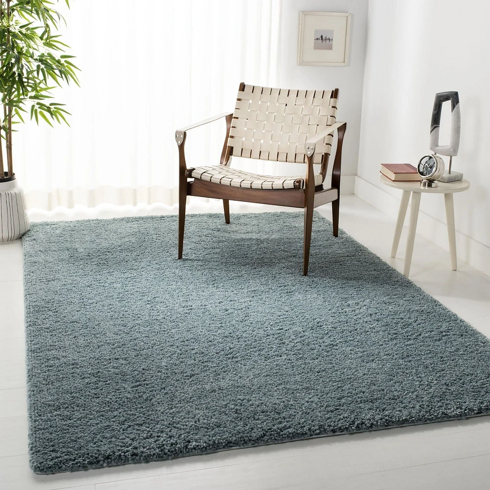SAFAVIEH August Carlene Solid Plush Shag Area Rug