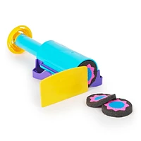 Kinetic Sand,Coffret Slice N' Surprise avec 383 g de sable de jeu noir, rose et bleu et 7 outils, Jouets sensoriels pour les enfants à partir de 3 ans