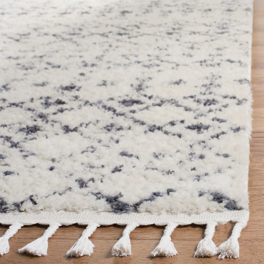 Safavieh Berber Fringe Lesleigh Aztec Shag Area Rug