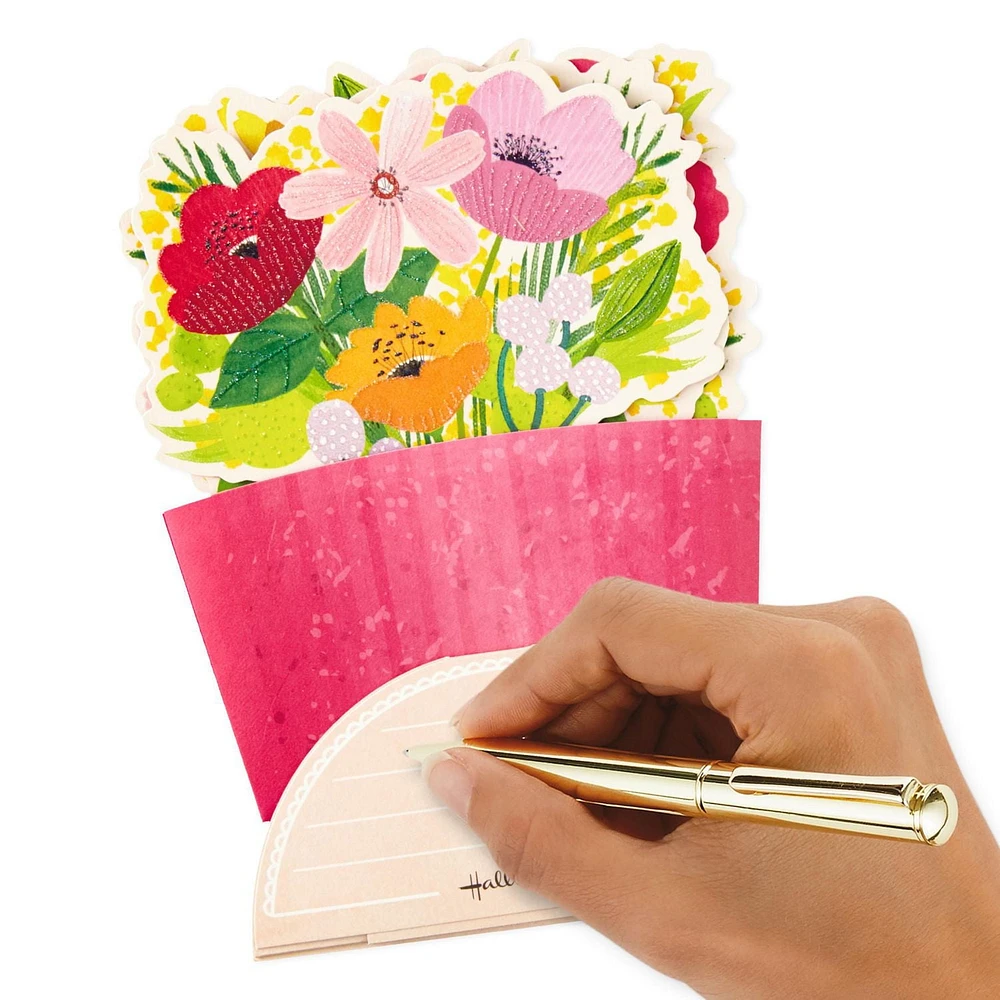 Carte en relief « Thinking of You » pour les fêtes et les anniversaires – Paper Wonder de Hallmark (Bouquet de fleurs)
