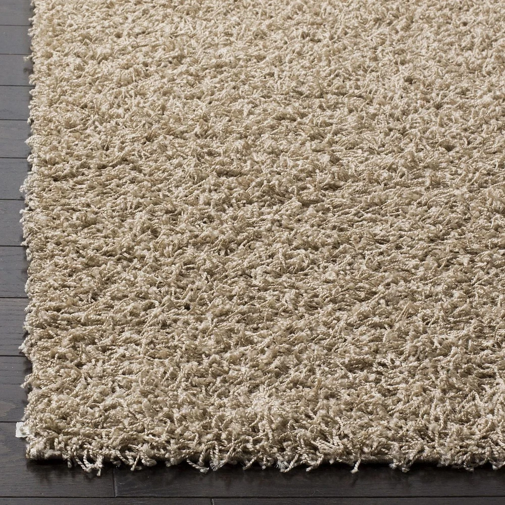 Safavieh Athens Solid Plush Shag Area Rug