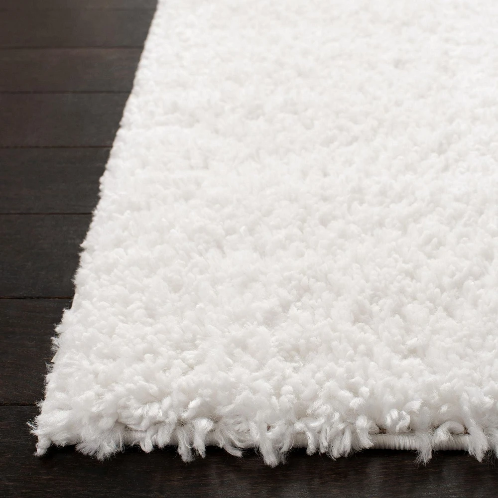 SAFAVIEH August Carlene Solid Plush Shag Area Rug