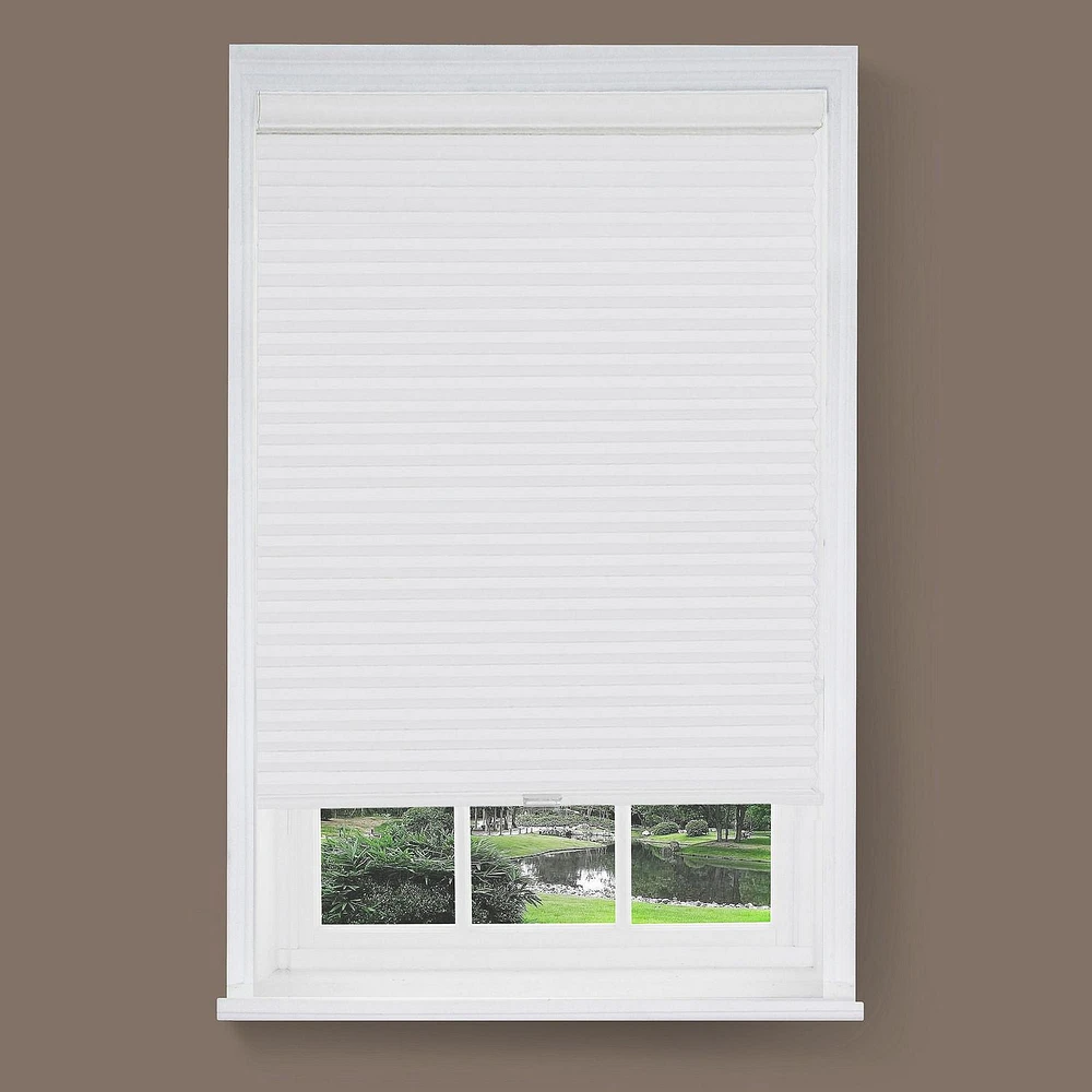 Mainstays 9/16" Store cellulaire obscurcissant sans cordon 24" x 64", Blanche