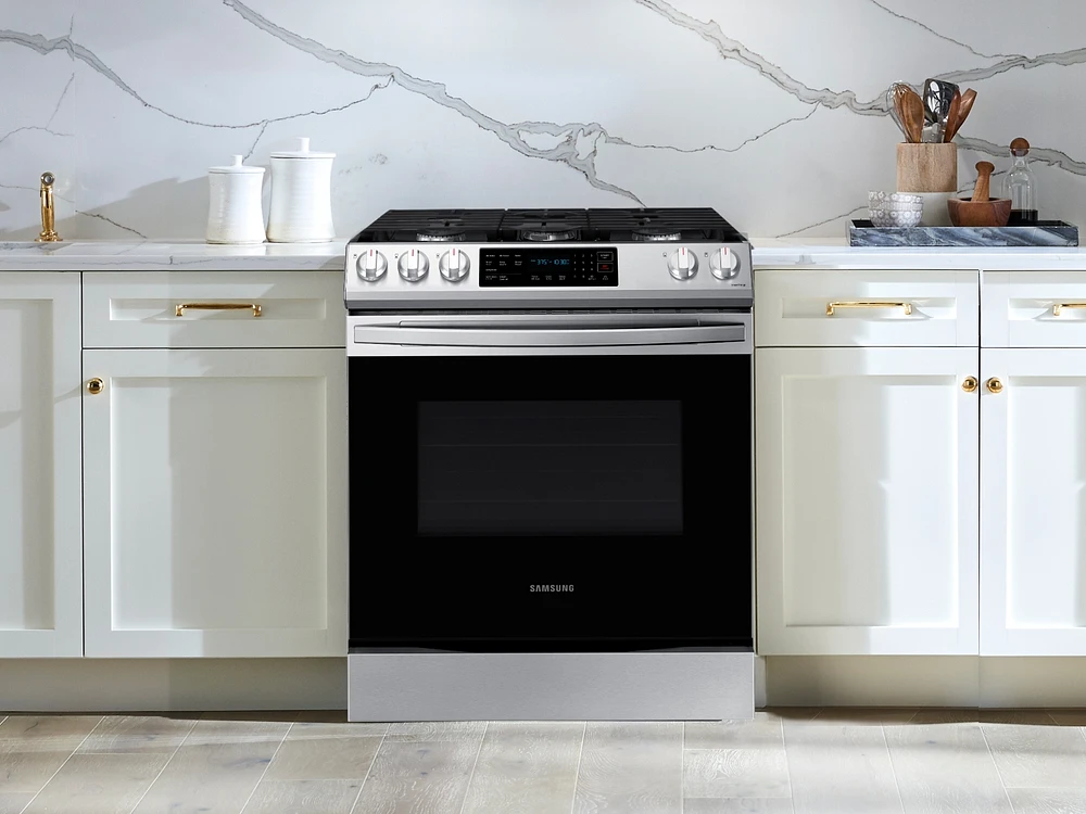 NX60T8311SS/AA | 6.0 cu. ft. Smart Slide-in Gas Range with Convection in Stainless Steel | Samsung Business US