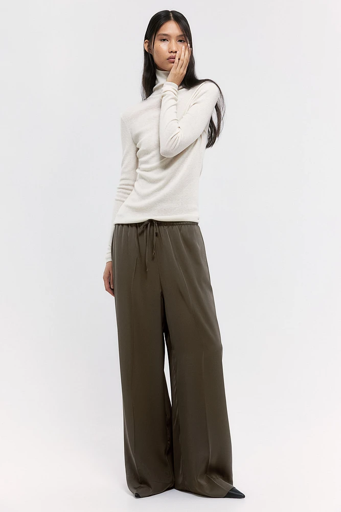 Wide-Leg Drawstring Pants