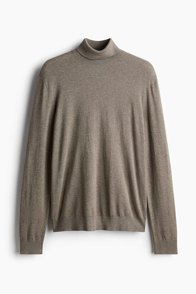 Slim Fit Fine-Knit Turtleneck Sweater