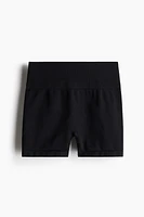 Seamless Sports Hot Pants with DryMove™