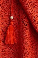 Robe d'aspect fait au crochet à fines bretelles
