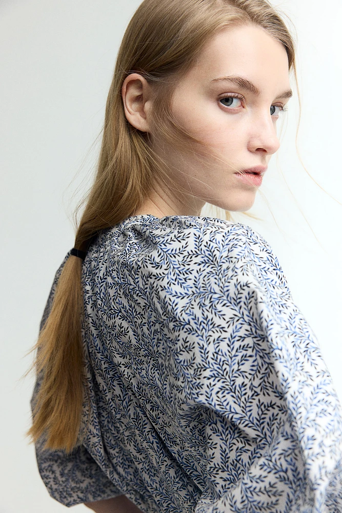 Balloon-sleeved poplin blouse