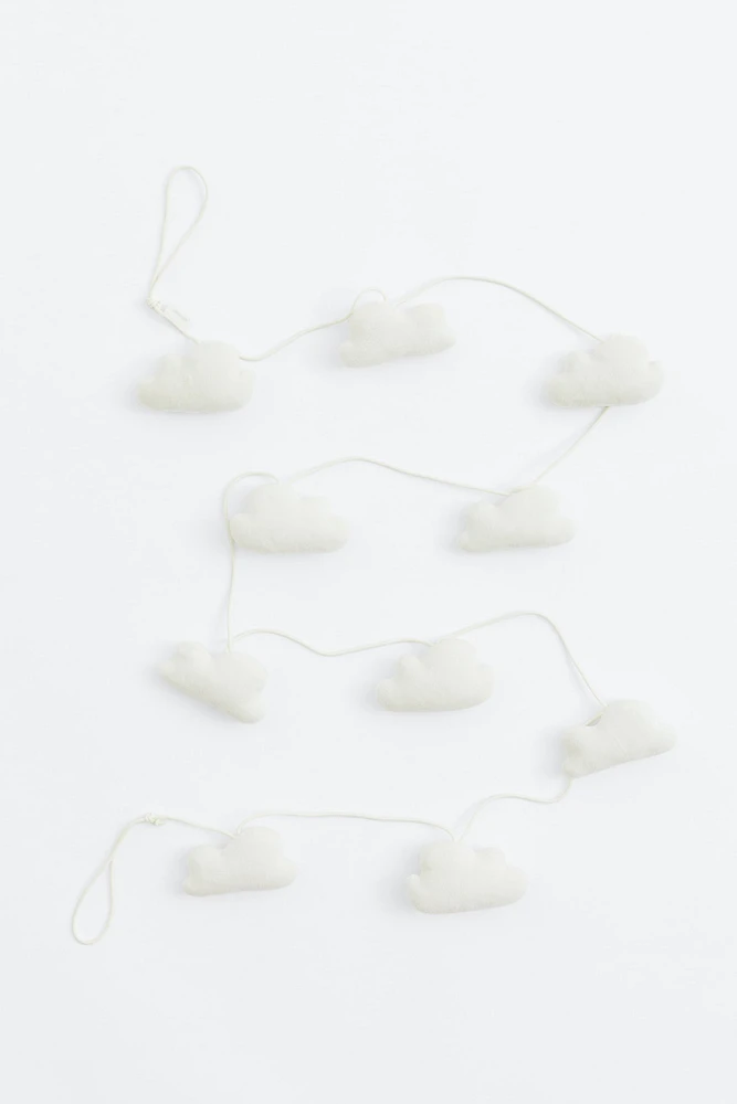 Cloud Pennant Garland