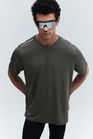 T-shirt de course coupe classique en DryMove™