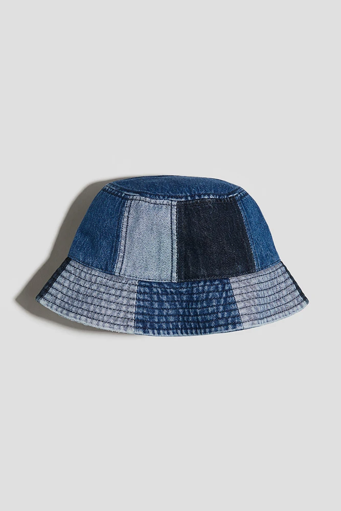 Chapeau en denim rapiécé