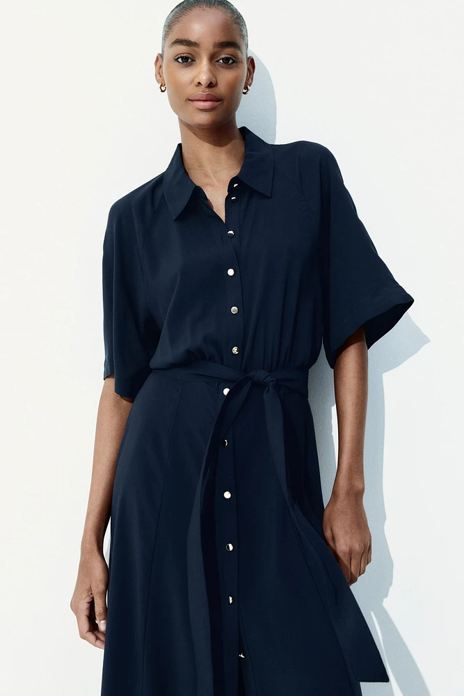 Robe chemisier avec ceinture à nouer