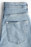 Jean évasé coupe galbée taille haute