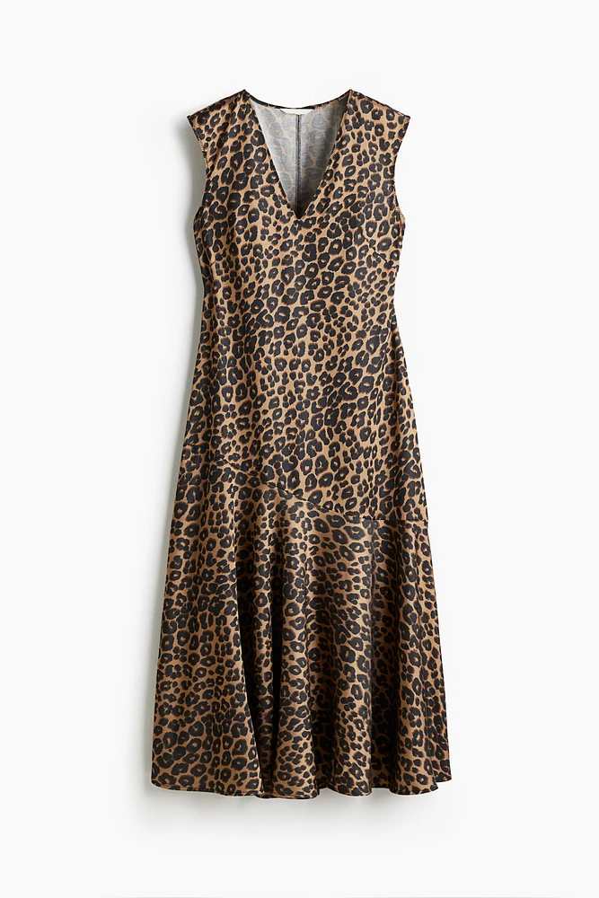 Robe à encolure en V satin