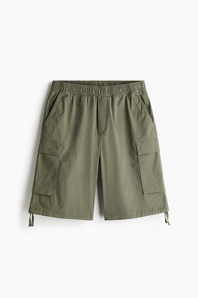 Loose Fit Twill Cargo Shorts