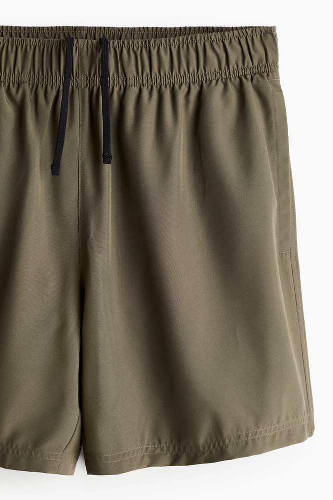Mid-Length Sports Shorts with DryMove™