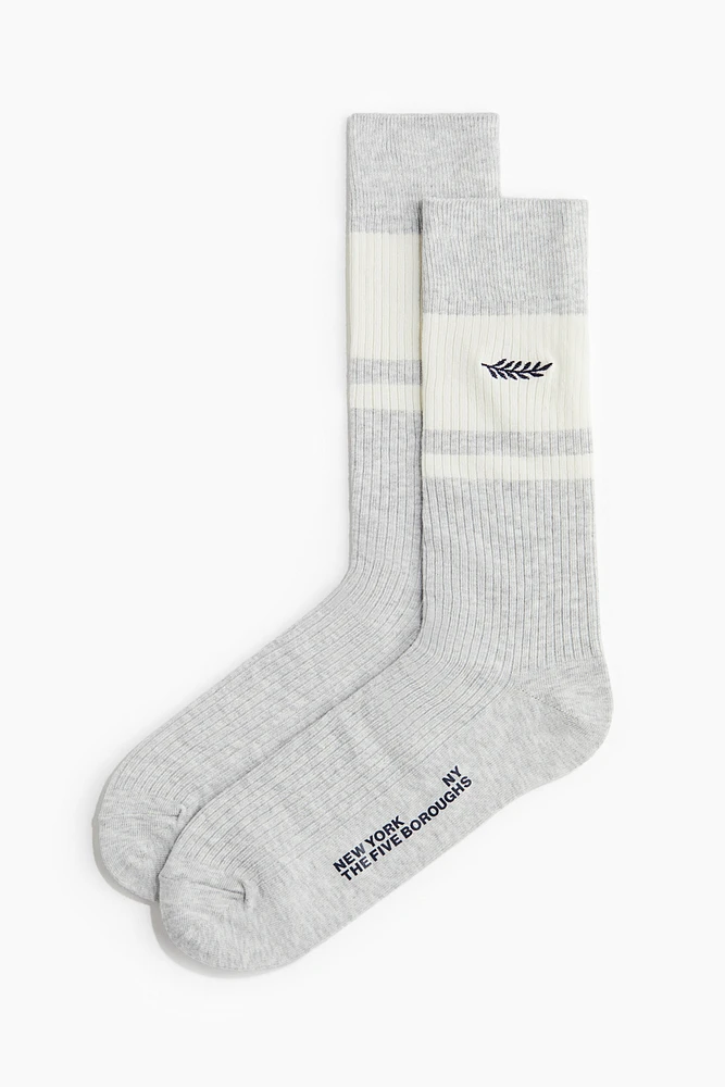 Embroidery-Motif Socks