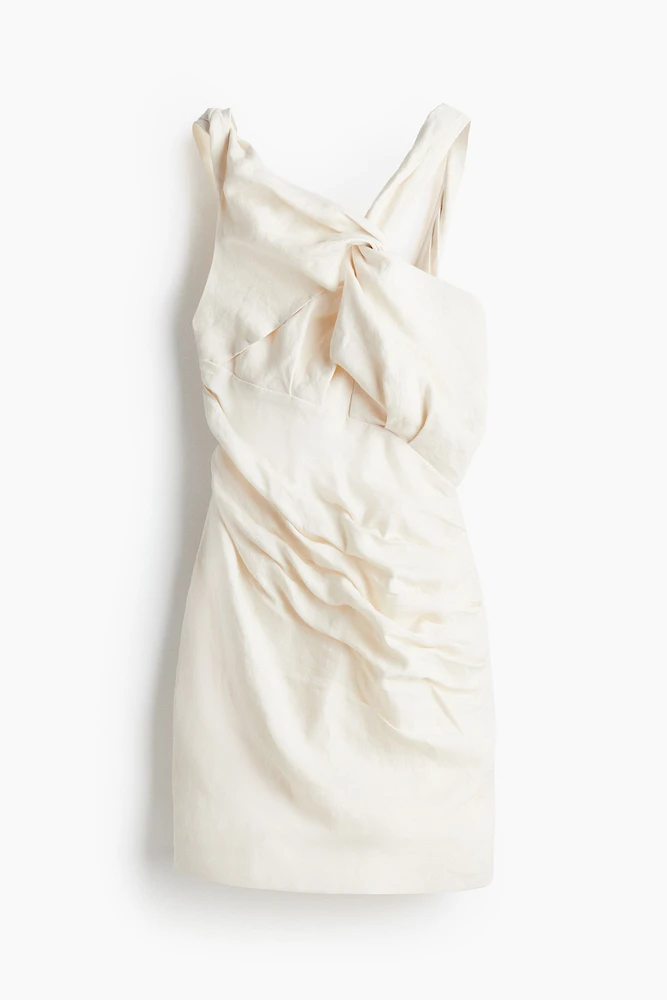 Minirobe asymétrique en lin