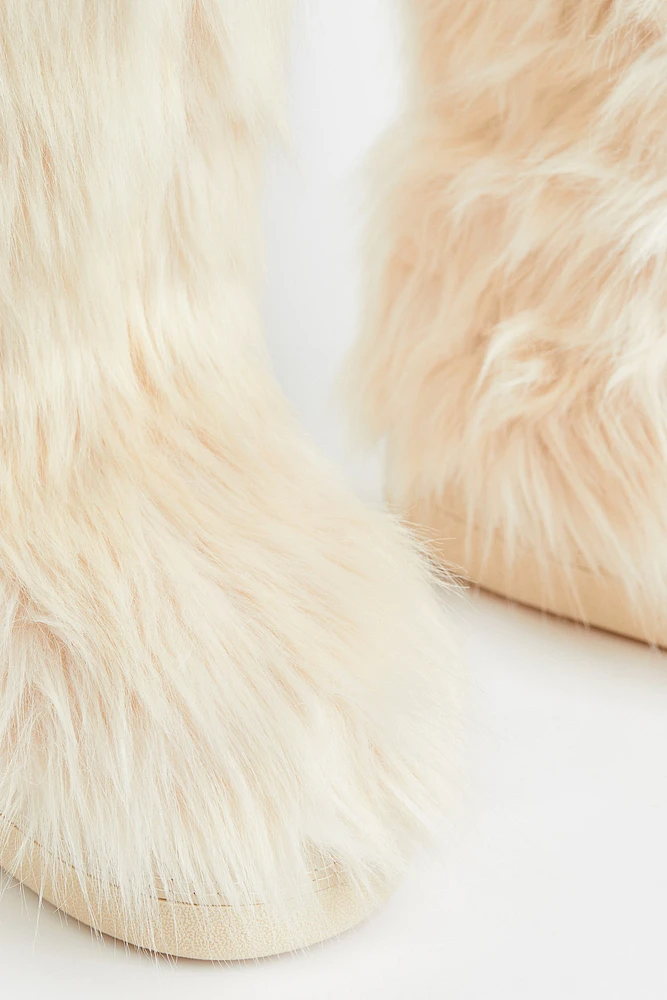 Boots with Faux Fur