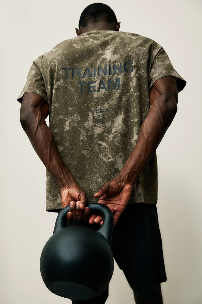 T-shirt de sport coupe classique avec DryMove™
