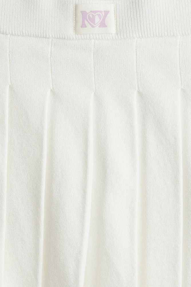 Pleated Fine-Knit Skirt
