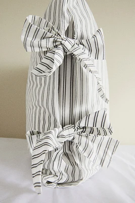 Bow-Detail King/Queen Duvet Cover Set