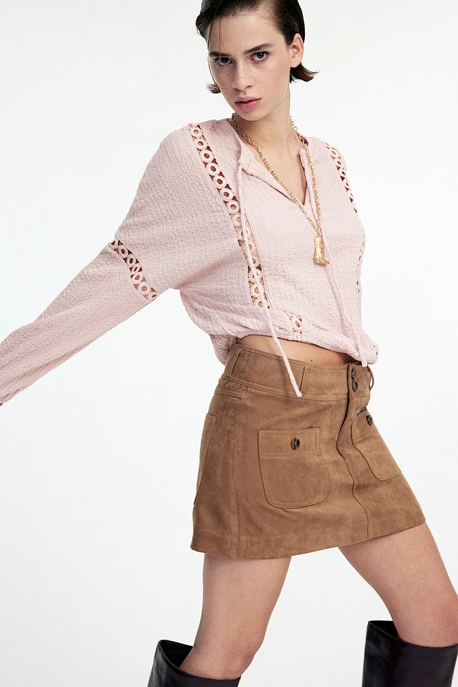 Blouse froissée avec dentelle