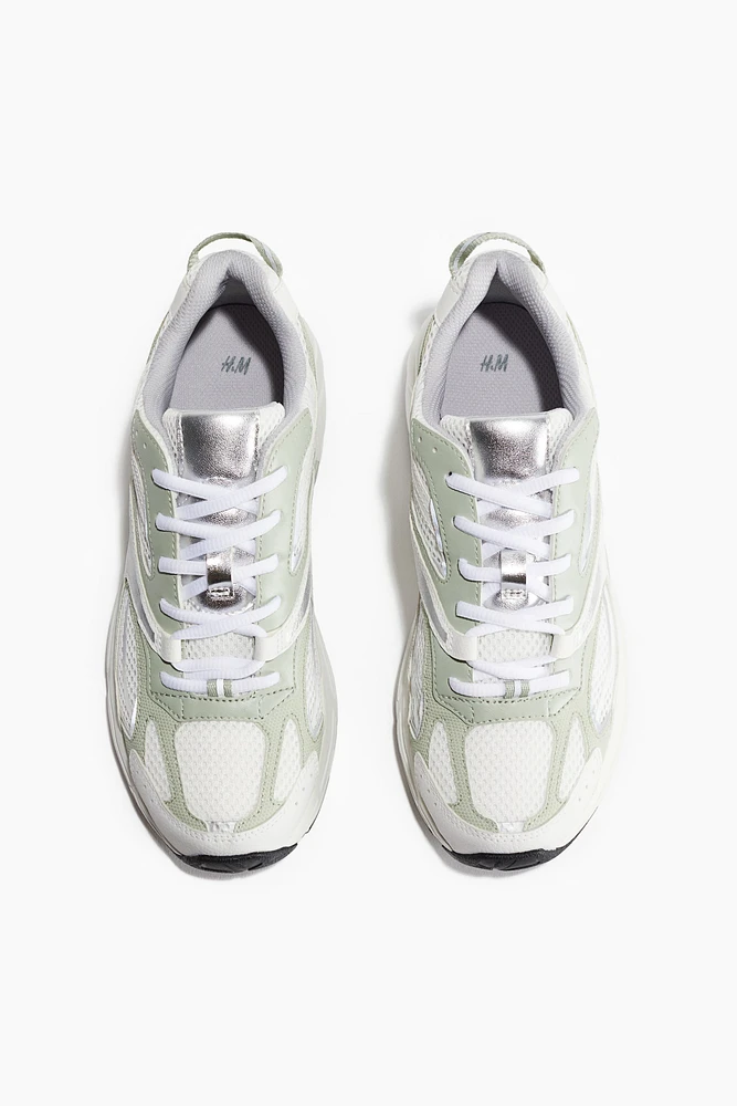 Chaussures sport à semelle épaisse