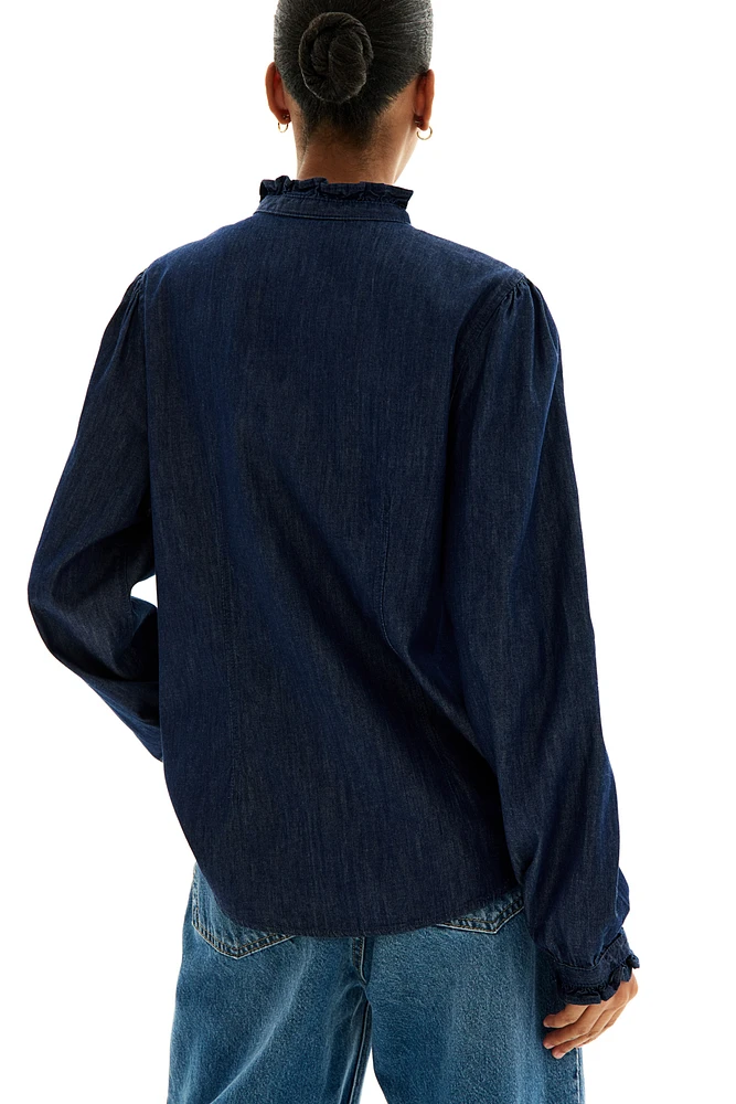 Blouse volantée en denim