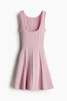 Robe côtelée avec jupe évasée