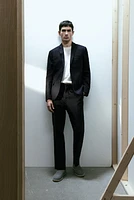 Pantalon de costume près du corps en lin