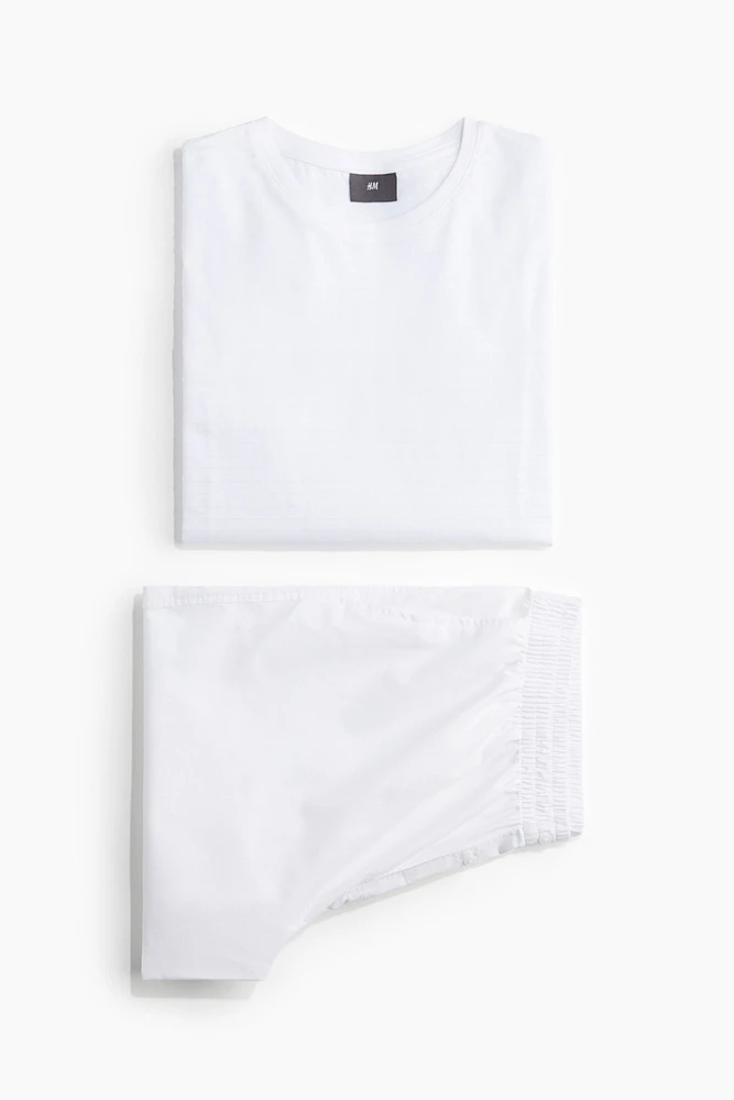 T-shirt et short de pyjama