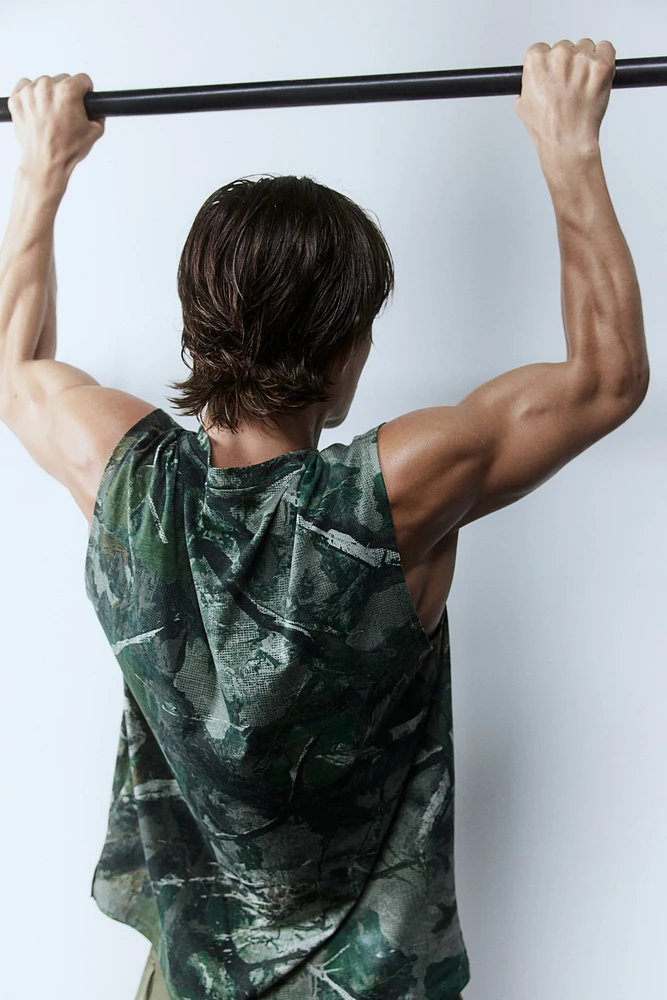 Loose-Fit Sports Tank Top with DryMove™