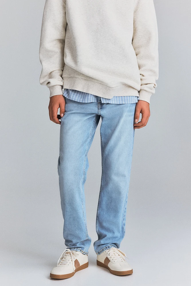 Relaxed Tapered Fit Jeans