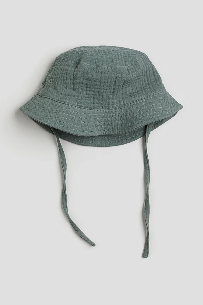 Chapeau en mousseline de coton