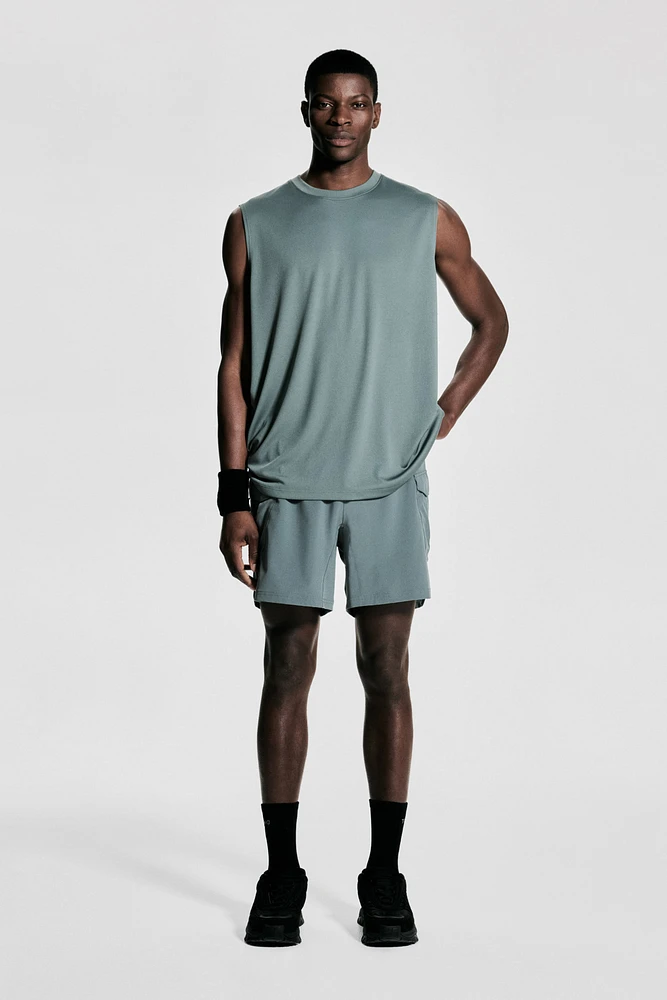 Mid-Length Cargo Sports Shorts with DryMove™