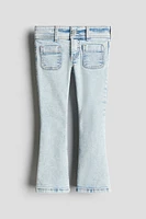 Jean très extensible à jambes évasées