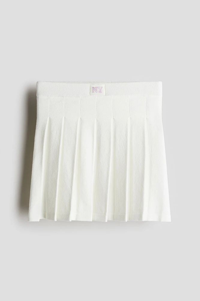 Pleated Fine-Knit Skirt