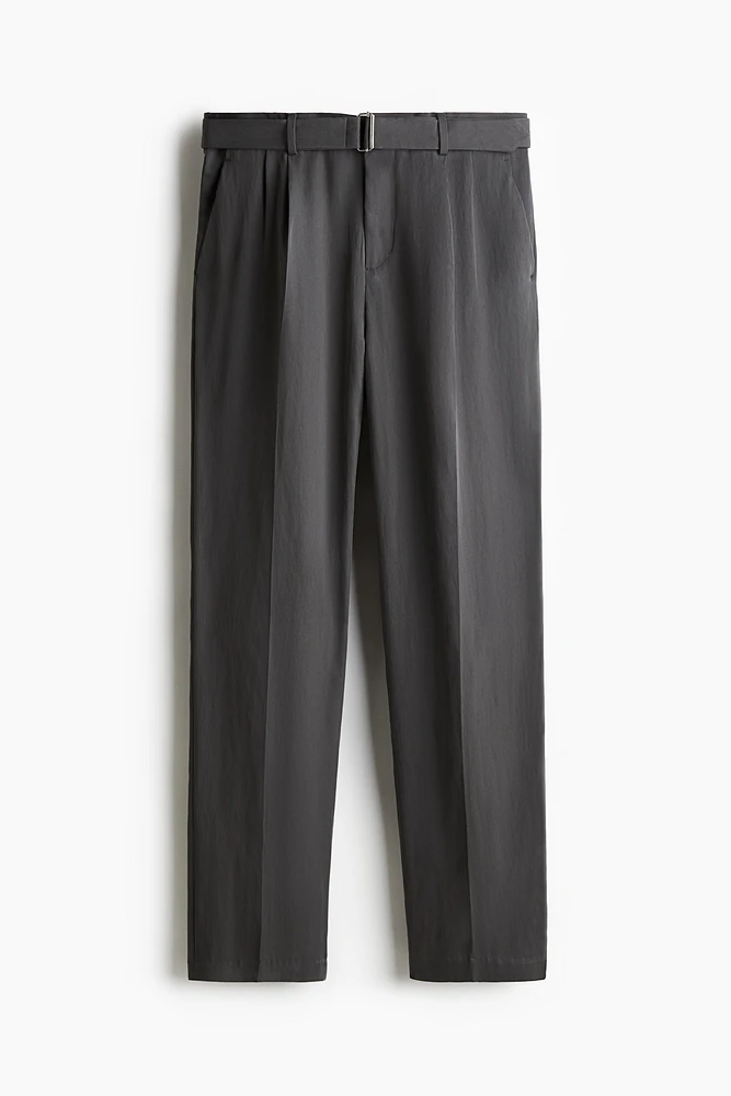 Pantalon classique en sergé avec ceinture
