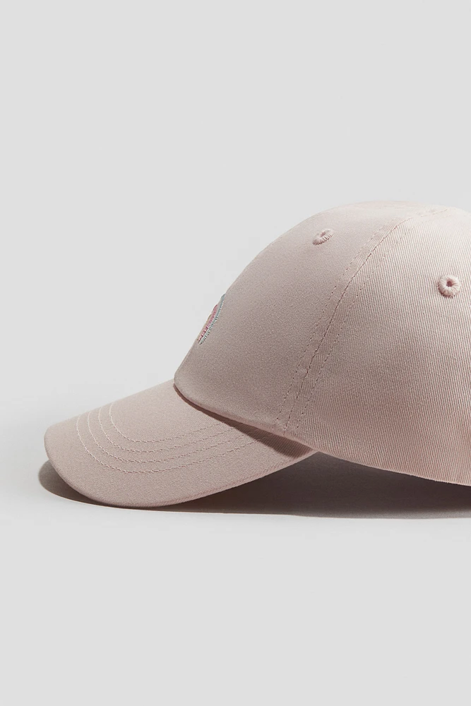 Casquette avec détail brodé