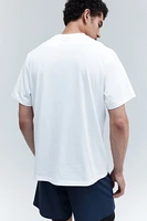 T-shirt de sport coupe classique avec DryMove™