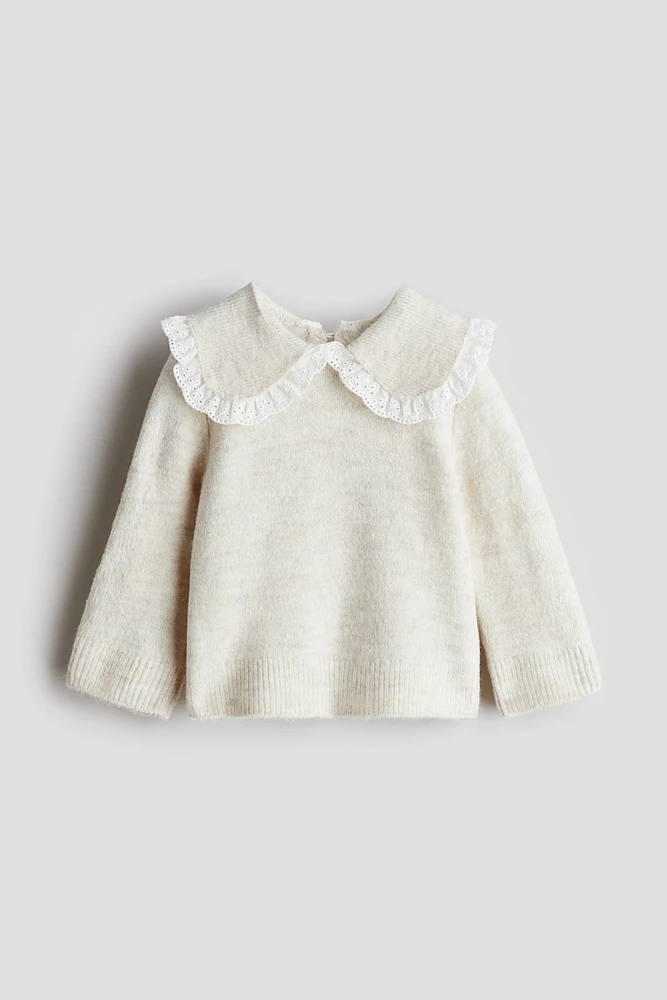 Sweater with Peter Pan Collar