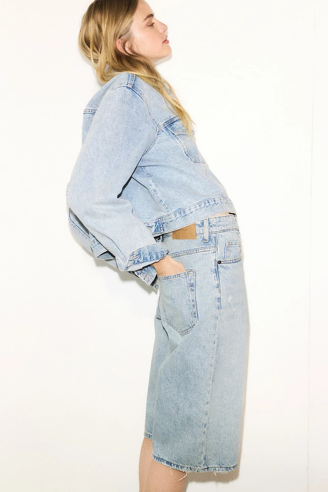 Short en denim haut du genou