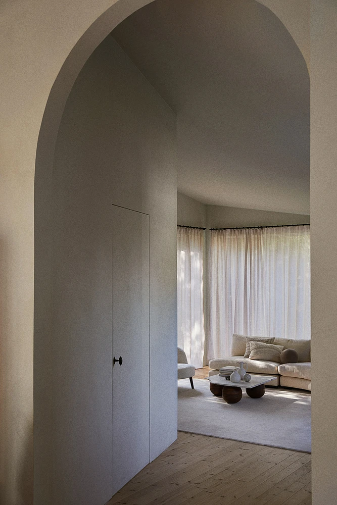 One-pack Long and Wide Linen-Blend Curtain Panel